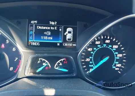 2014 Ford Escape Titanium z USA, uszkodzony, nr VIN 1FMCU9J9XEUA73116